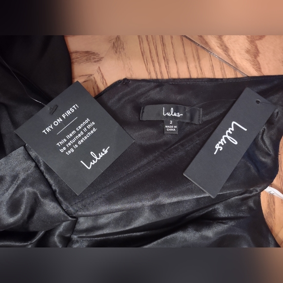 Lulu's remarkable romance black satin skater dress with pockets - Picture 8 of 9